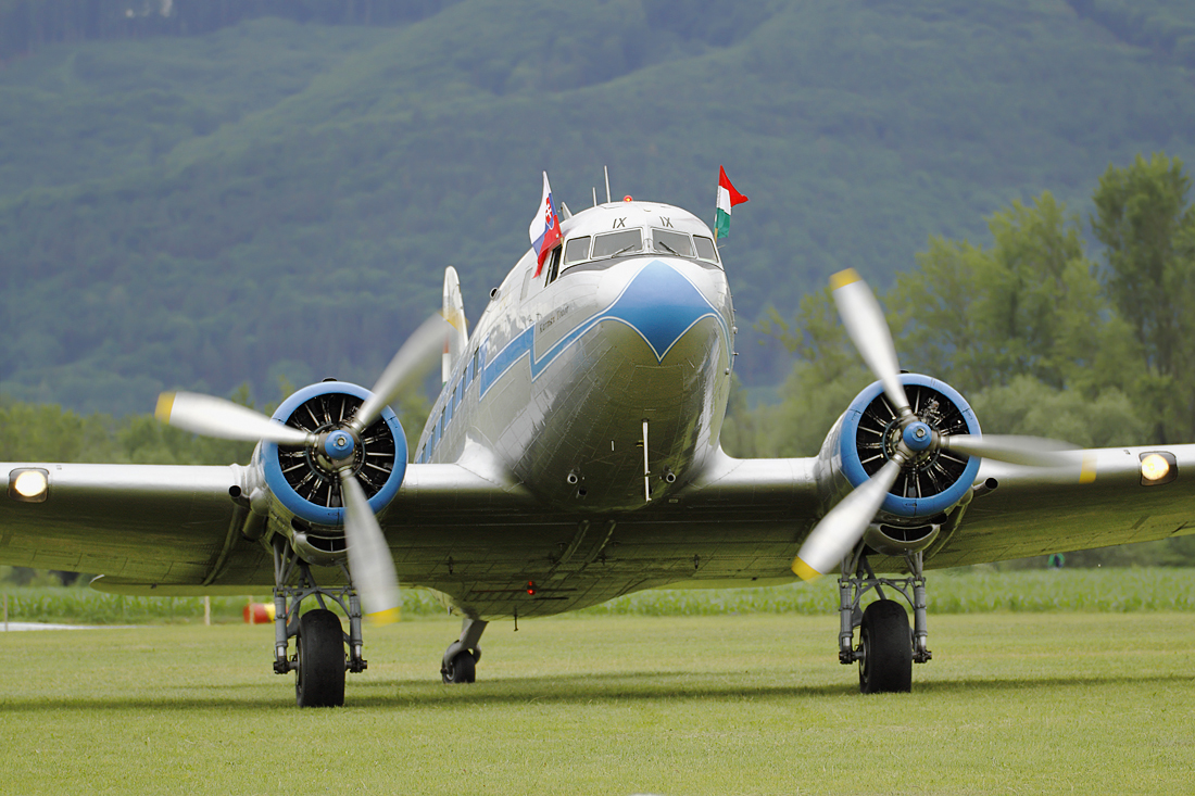 Lisunov Li-2T
