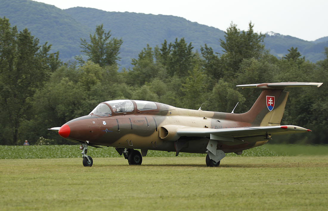 L-29 Delfín